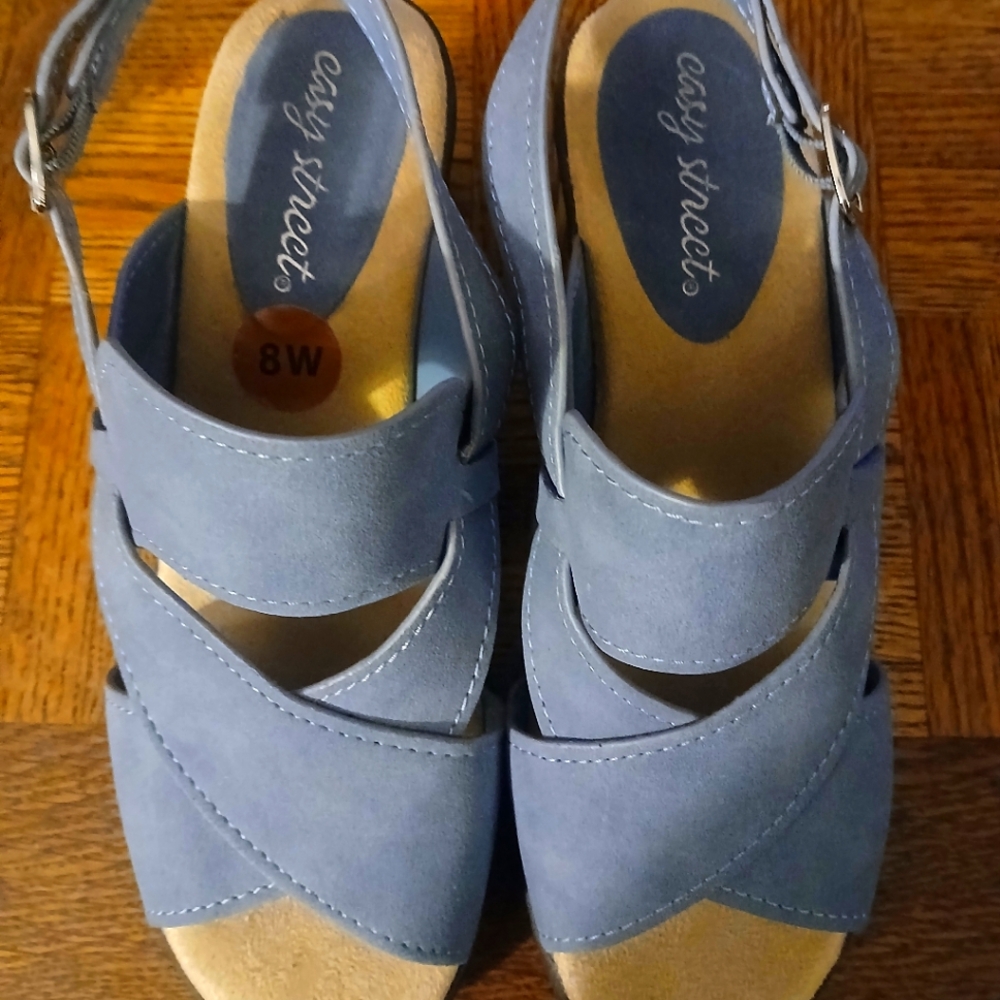NWOT Easy Street Blue Sandals with Crisscross Straps